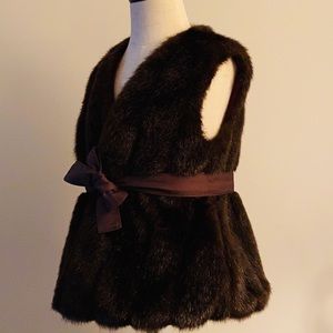 Helena girl’s faux fur vest